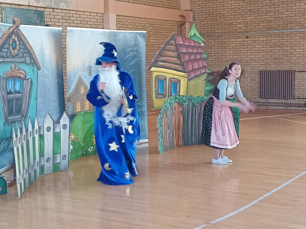 Хуманитарне представе