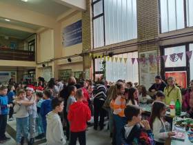 Божићни и новогодишњи хуманитарни базар